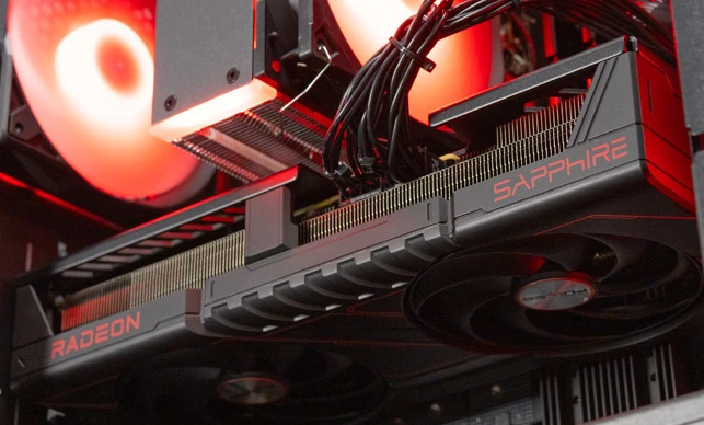 Herný počítač HAL3000 MČR Finale Pro čierny HAL3000 MČR Finale Pre poháňa grafická karta AMD Radeon RX 9070 GRE 12GB