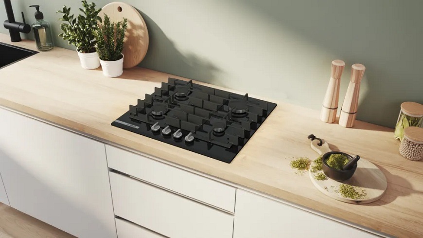 Plynová varná doska Bosch PRP6A6H40 v kuchynskej linke