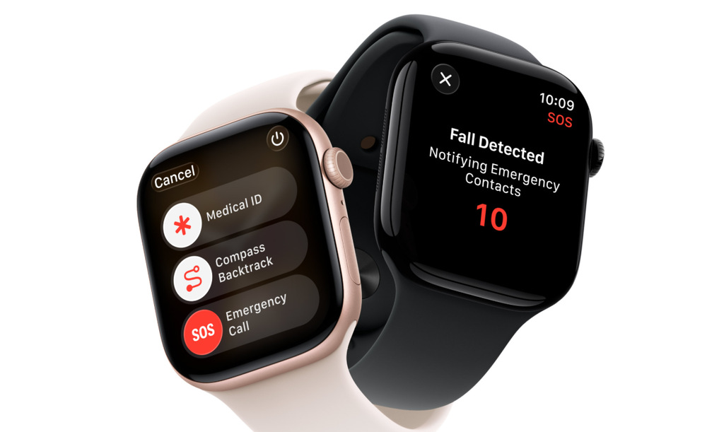 Inteligentné hodinky Apple Watch Series 11 GPS 42mm klavírne čierny hliník - čierny športový remienok - M/L