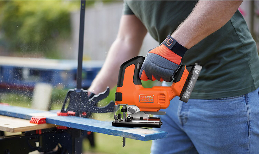 Priamočiara píla Black-Decker BLCJS78E1-QW (s baterií) Priamočiara píla Black-Decker BLCJS78E1-QW (s batériou)