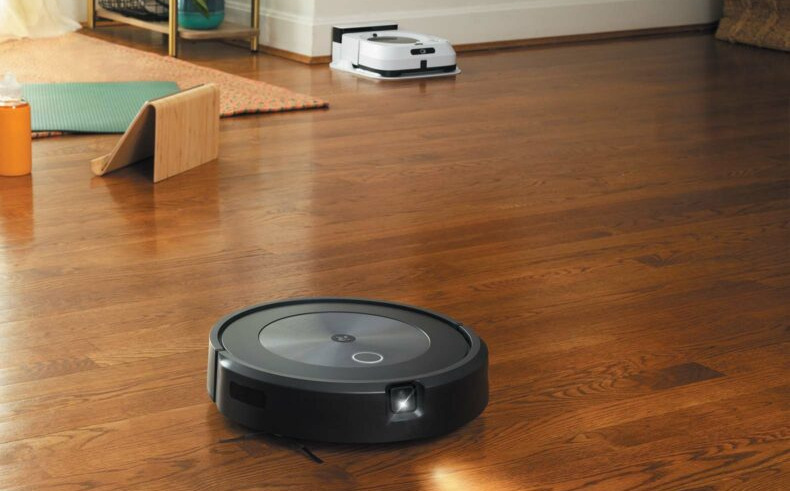 Robotický vysávač iRobot Roomba j7 čierny iRobot Roomba j7, černá