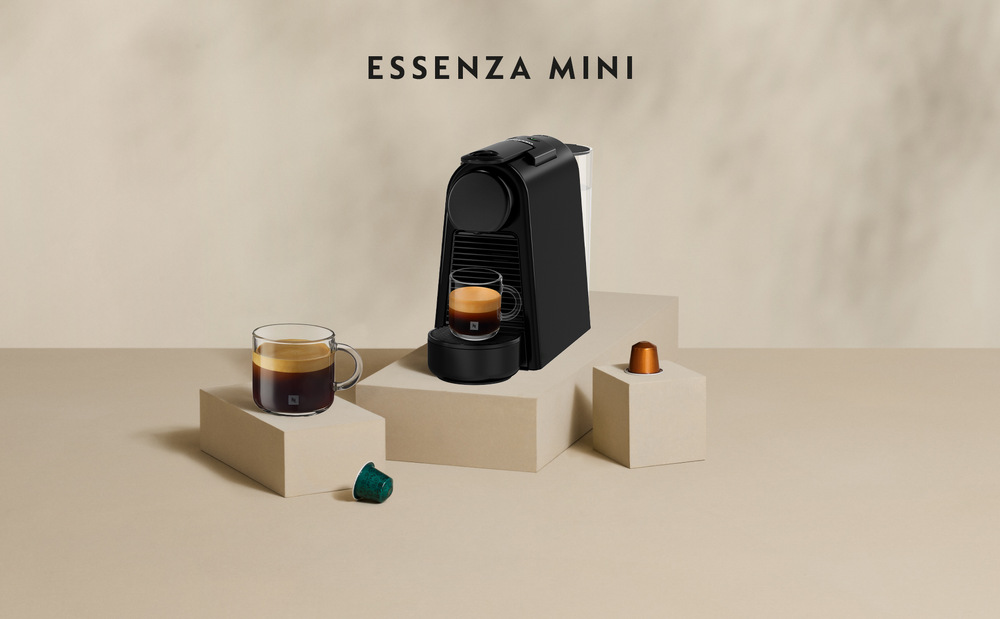 Kapsulový kávovar De'Longhi Nespresso Essenza Mini EN85.B čierny