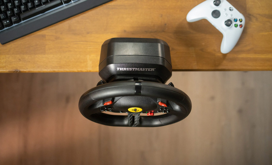 Volant Thrustmaster T98, Ferrari 296 edice - XBOX, PC + Game Pass Ultimate na 1 mesiac zdarma čierny