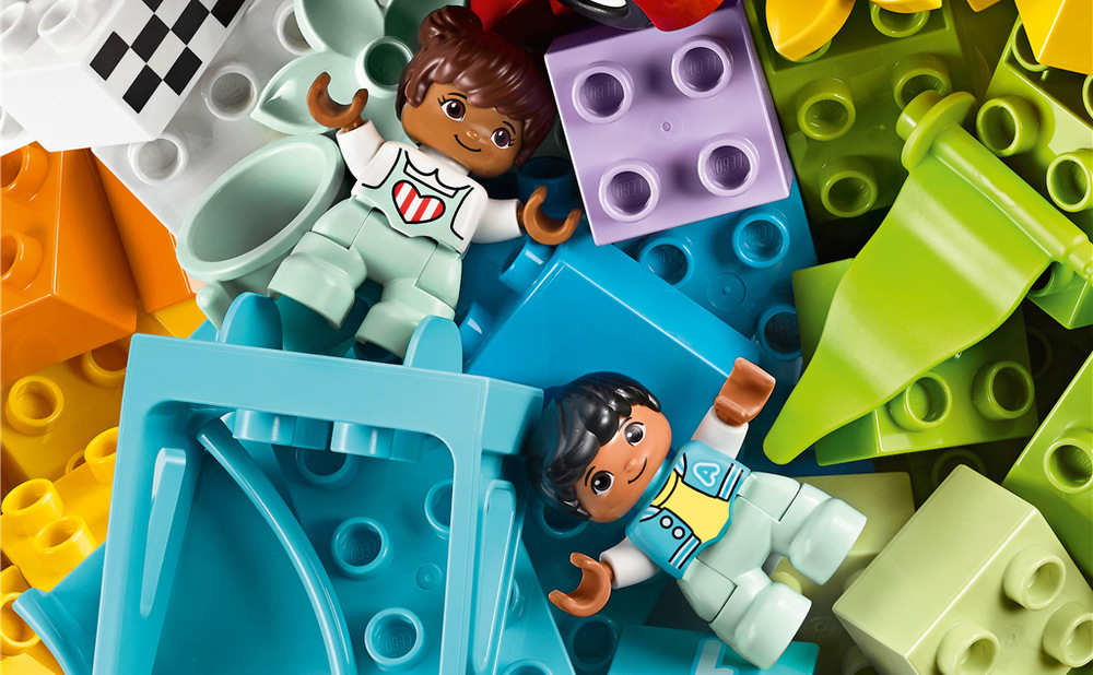 Stavebnica LEGO® DUPLO® 10914 Velký box s kostkami Všetky dieliky je možné po hraní uložiť do zeleného boxu a stavebnicu postupne dopĺňať o ďalšie sady.