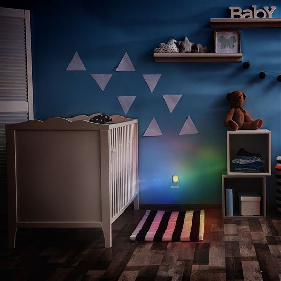 Nočné svetlo Solight 0,5 W, RGB, so svetelným senzorom biele Nočné svetlo Solight 0,5 W, RGB, so svetelným senzorom - biele
