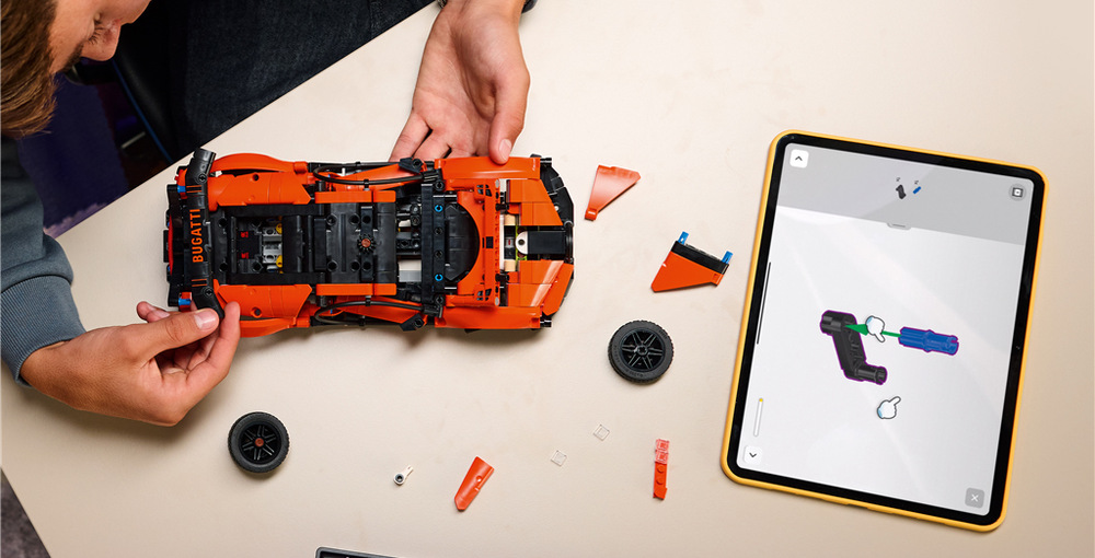 Stavebnica LEGO® Technic 42222 Hyperauto Bugatti Chiron Pur Sport Model poteší malých pretekárov aj budúcich inžinierov a vďaka aplikácii LEGO Builder uľahčí stavanie aj spoznávanie techniky.