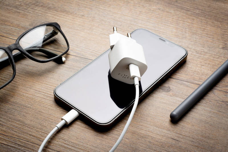 Nabíjačka do siete FIXED Mini USB-C PD 20W, MFI + USB-C kábel 1m biela Nabíjačka do siete FIXED Mini USB-C PD 20W, MFI + USB-C kábel 1m biela