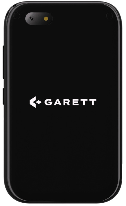 Mobilný telefón Garett Smartphone OneKid čierny Zadná strana detského telefónu Garett Smartphone OneKid s logom a fotoaparátom