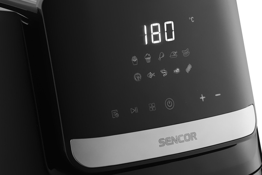 Fritéza teplovzdušná Sencor SFR 6550BK-EUE3 čierna Detailný záber na veľký LED displej pri teplovzdušnej fritéze Sencor SFR 6550BK-EUE3.