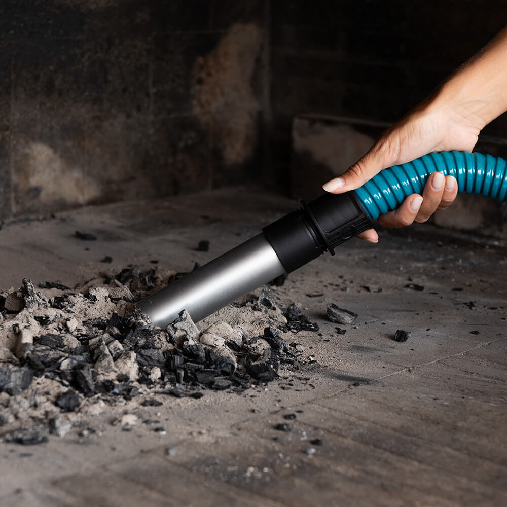 Vysávač na popol Cecotec Conga Ash 4000 Advance čierny