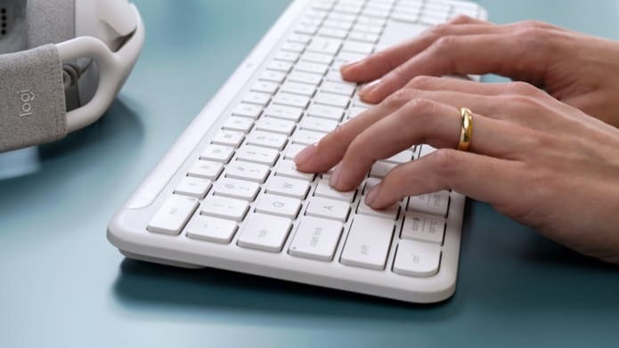 Logitech Wireless Keyboard SLIM K950