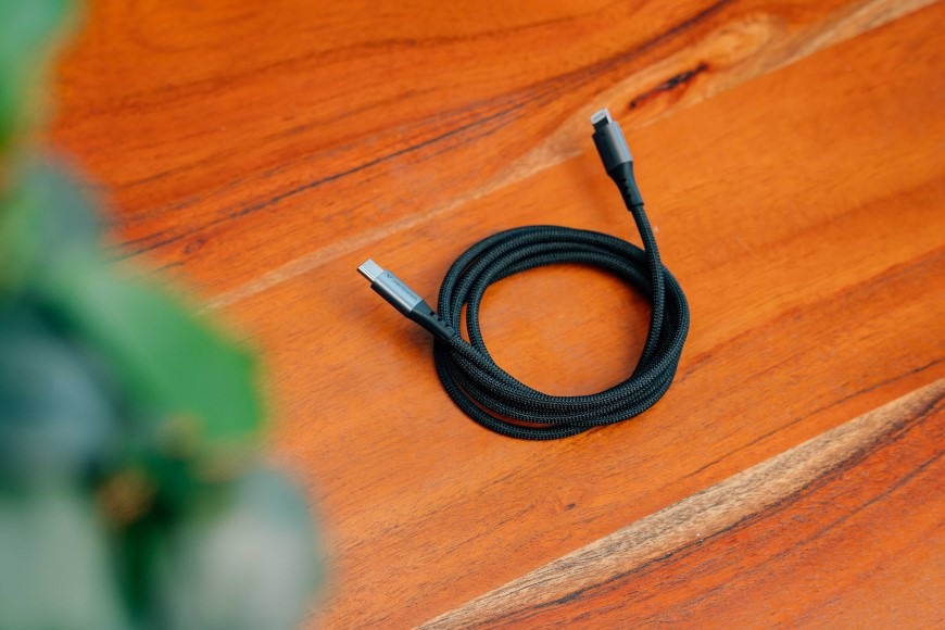 Kábel Verbatim Sync & Charge USB-C/Lightning 1,2m čierny „Kábel