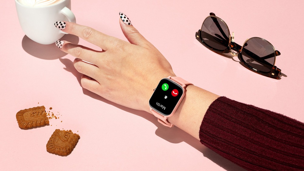 Inteligentné hodinky Niceboy Watch 5 Lite čierne Prijmite hovor jednoducho na hodinkách! Vďaka Bluetooth pripojeniu môžete telefonovať priamo z hodiniek bez nutnosti manipulácie s mobilom.