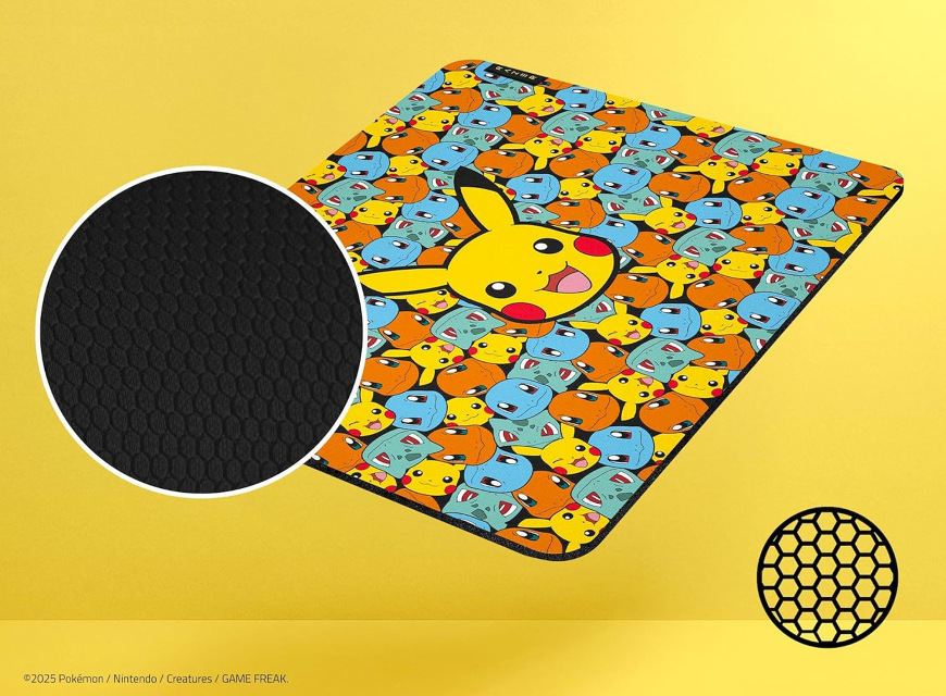 Detailný pohľad na protišmykovú hexagónovú štruktúru spodnej strany podložky Razer Pokémon