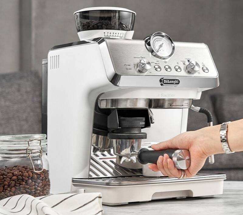 Pákový kávovar De'Longhi La Specialista ARTE EC9155.W