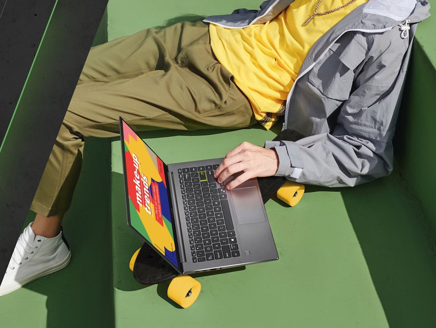 Notebook Asus Vivobook S14 strieborný Notebook Asus Vivobook S14 strieborný