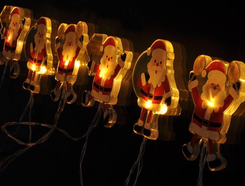 Vianočné osvetlenie Solight okenná reťaz - Santa, 6x LED, prísavná, 120cm, 2x AA