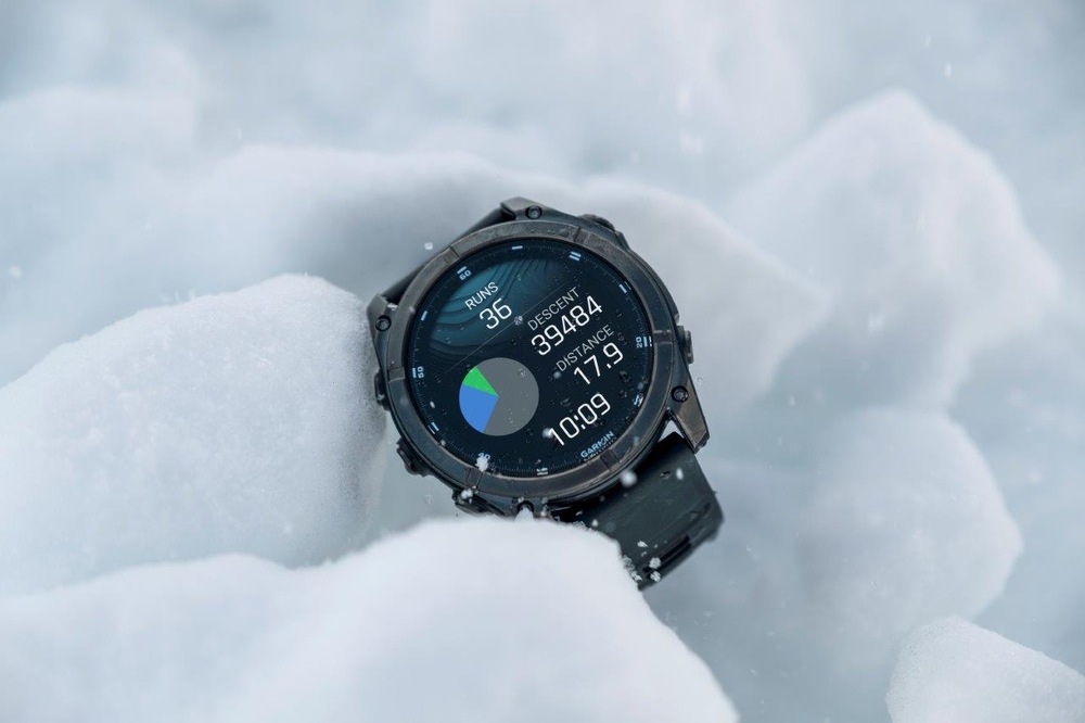 Inteligentné hodinky Garmin fenix 8 43 mm AMOLED - Silver / Whitestone Silicone Band Inteligentné hodinky Garmin fenix 8 43 mm AMOLED - Silver / Whitestone Silicone Band