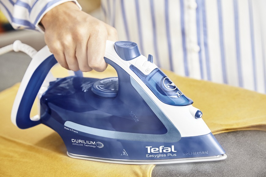 Žehlička Tefal EasyGliss Plus Auto-off FV5735E0 modrá