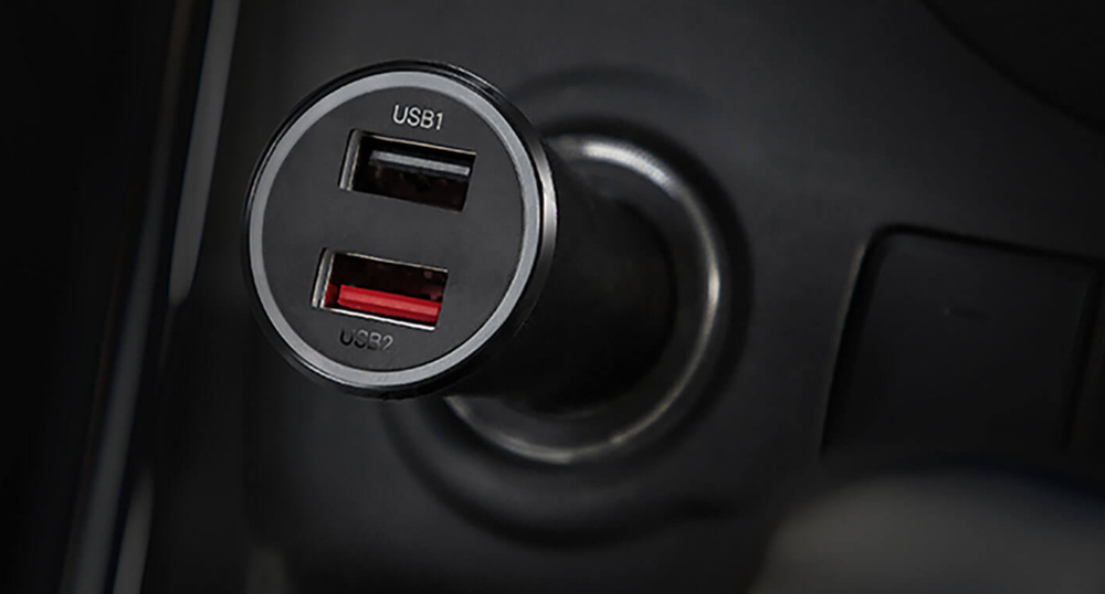 Adaptér do auta Xiaomi Mi 37W DualPort Car Charger čierny Adaptér do auta Xiaomi Mi 37W DualPort Car Charger čierny
