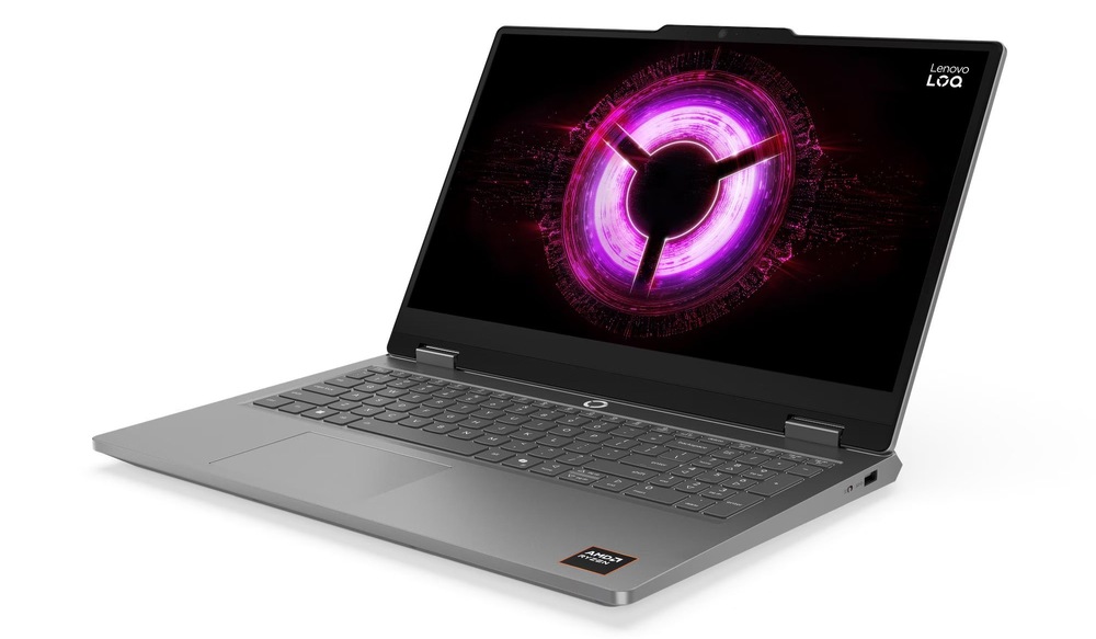 Otvorený a zapnutý notebook Lenovo LOQ Essential 15ARP11 otočený doľava