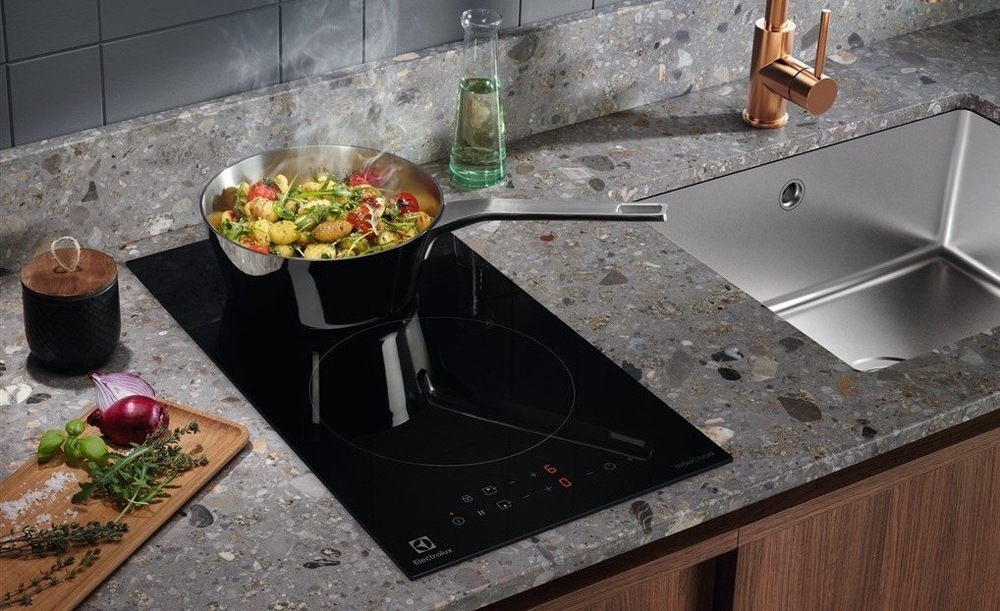 Indukčná varná doska Electrolux LIT30230C čierna
