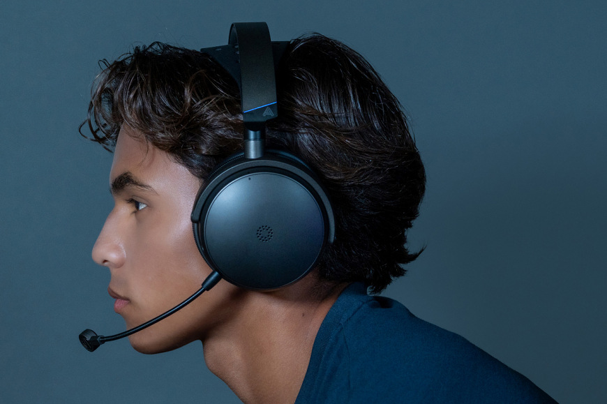 Headset Audeze Maxwell 2 PlayStation sivý Bočný profil headsetu s mikrofónom