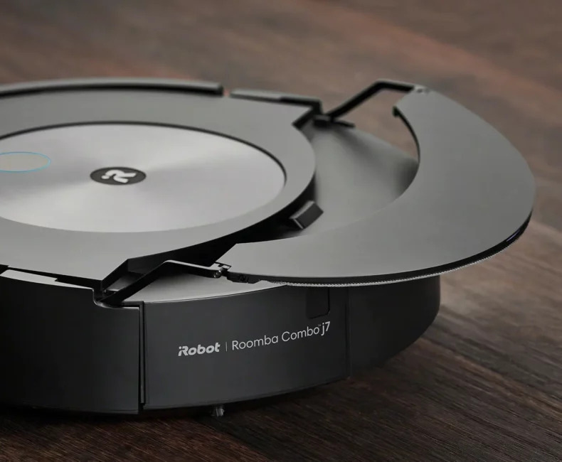 Robotický vysávač iRobot Roomba Combo j7 čierny Robotický vysávač iRobot Roomba Combo j7 čierny
