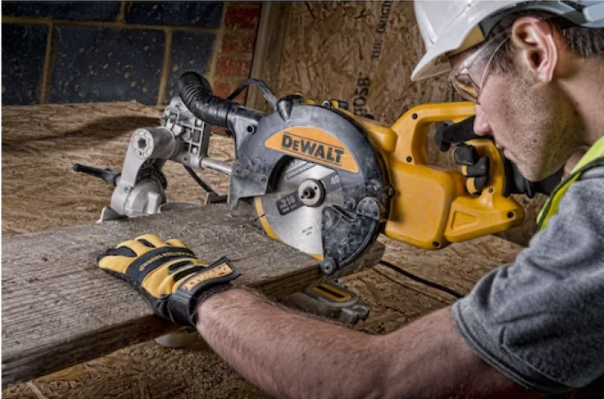Píla úkosová Dewalt DWS773 Pokosová píla Dewalt DWS773-QS