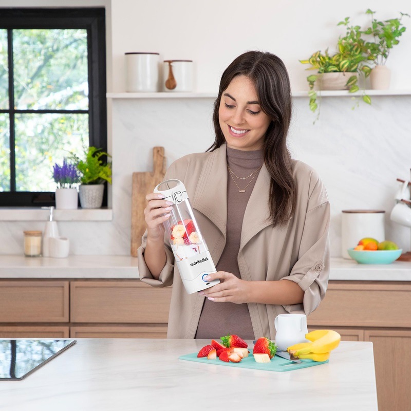 Stolný mixér Nutribullet Portable NBP003W biely Stolný mixér Nutribullet Portable NBP003W biely