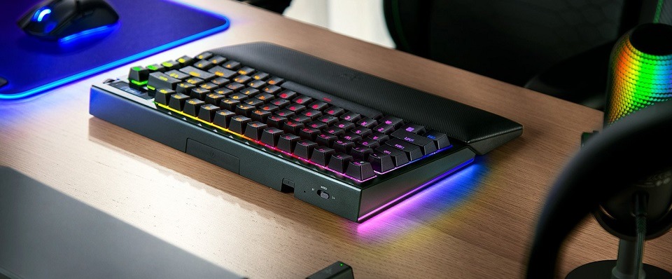 Klávesnica Razer BlackWidow V4 Pro 75%, US layout čierna