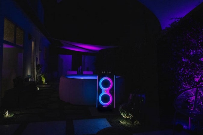 Párty reproduktor JBL PARTYBOX 710 čierny Párty reproduktor JBL PARTYBOX 710 čierny
