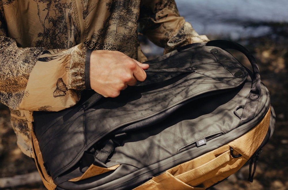 Batoh Peak Design Travel Backpack 30L Coyote žltý Batoh Peak Design Travel Backpack 30L Coyote žltý