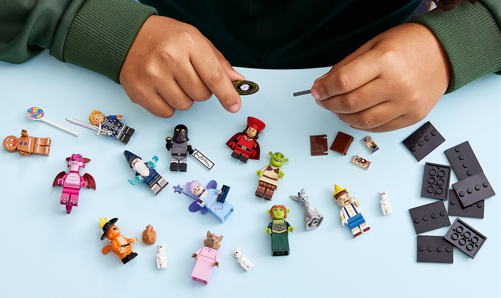 Stavebnica LEGO® Minifigúrky 71053 Séria Shrek Tajomná krabička s figúrkou zo Shreka poteší deti od šiestich rokov aj fanúšikov zberateľských prekvapení.