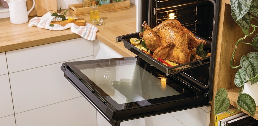 Rúra Gorenje BPS6747A06X čierna/nerez Multifunkčná rúra Gorenje BPS6747A06X, vstavaná, BigSpace pre vaše pečenie