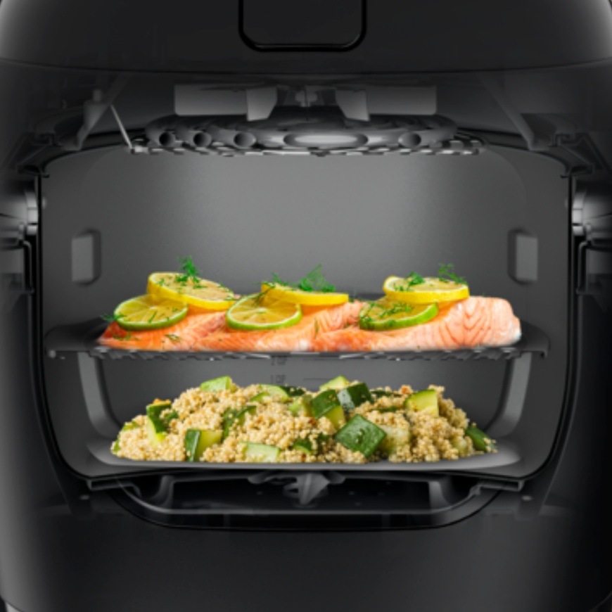 Multifunkčný hrniec Tefal MY731BF0 Multicook & Fry sivý Multifunkčný hrniec Tefal MY731BF0 pripravuje rybu s citrónom a prílohu z kuskusu v jednom spotrebiči.