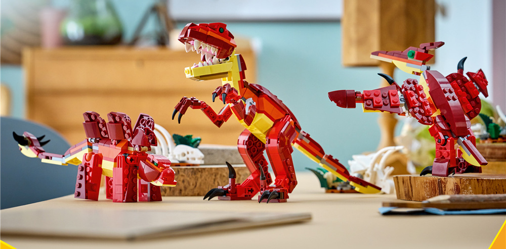 Stavebnica LEGO® Creator 3 v 1 31379 Divoký dinosaurus Lebka, kostra, vajcia a rastlina dopĺňajú scénu a umožňujú deťom vymýšľať vlastné praveké dobrodružstvá.