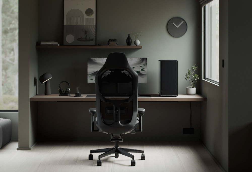 FRACTAL DESIGN Epoch XL Solid je kompatibilný aj so základnými doskami s reverznými konektormi