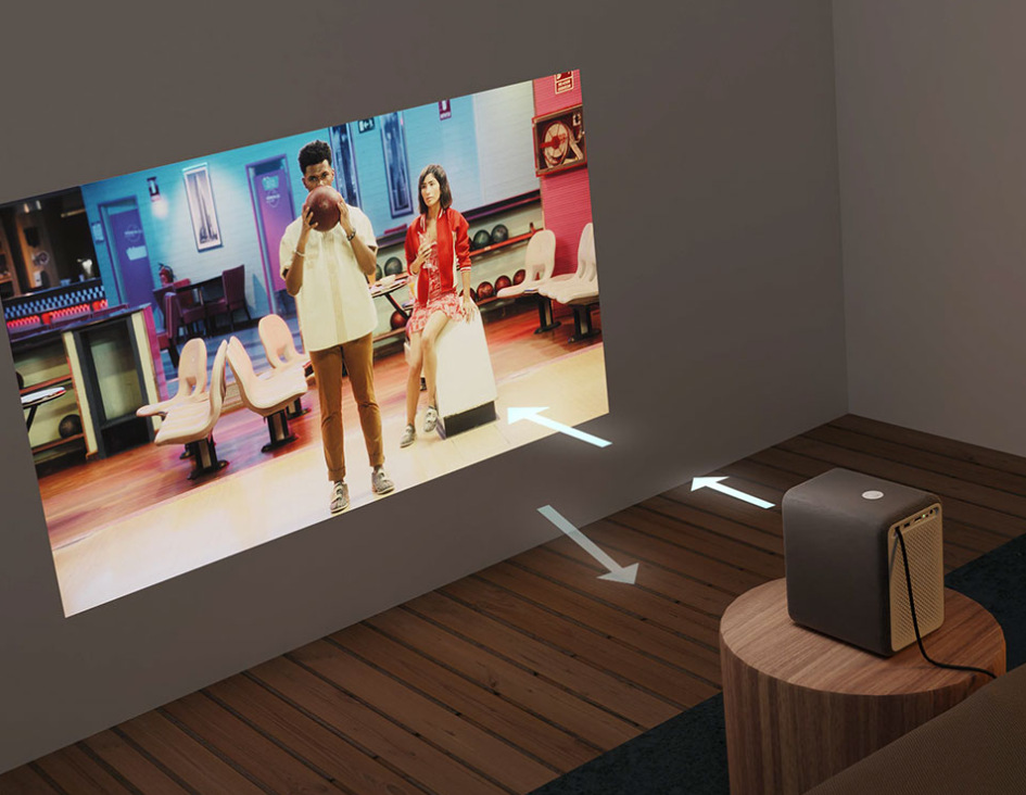 Projektor HP CC500 + skládané plátno 84" a Google 4K AndroidTV sivý/biely Projektor HP CC500 + skládané plátno 84" a Google 4K AndroidTV sivý/biely