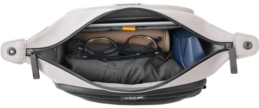 Brašna na foto/video Vanguard VEO Lite S4L krémová Taška na foto/video Vanguard VEO Lite S4L s uloženými drobnosťami