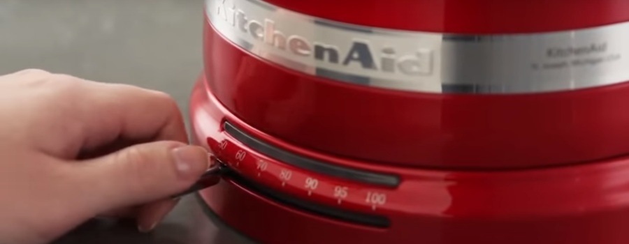 Rýchlovarná kanvica KitchenAid Artisan 5KEK1522ECA červená Rýchlovarná kanvica KitchenAid Artisan 5KEK1522ECA červená