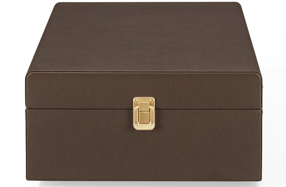 Gramofón Crosley Voyager BT hnedý Kufríkový dizajn umožňuje ľahké prenášanie a zároveň dodáva gramofónu výrazný retro vzhľad.