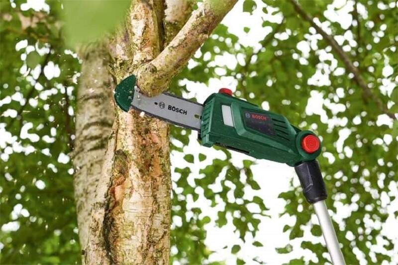 Odvetvovač Bosch UniversalChainPole 18 (s batériou) Odvetvovač Bosch UniversalChainPole 18 (s batériou)