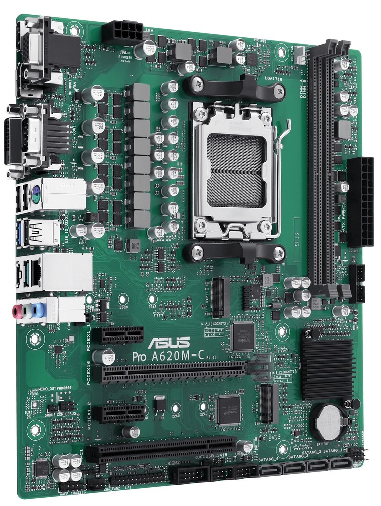 Základná doska Asus Pro A620M-C-CSM Pohľad zhora na dosku. Sú viditeľné sloty pre pamäte, slot pre CPU, grafiku... Na bočnej strane vidíme zhora porty na pripojenie externých zariadení.