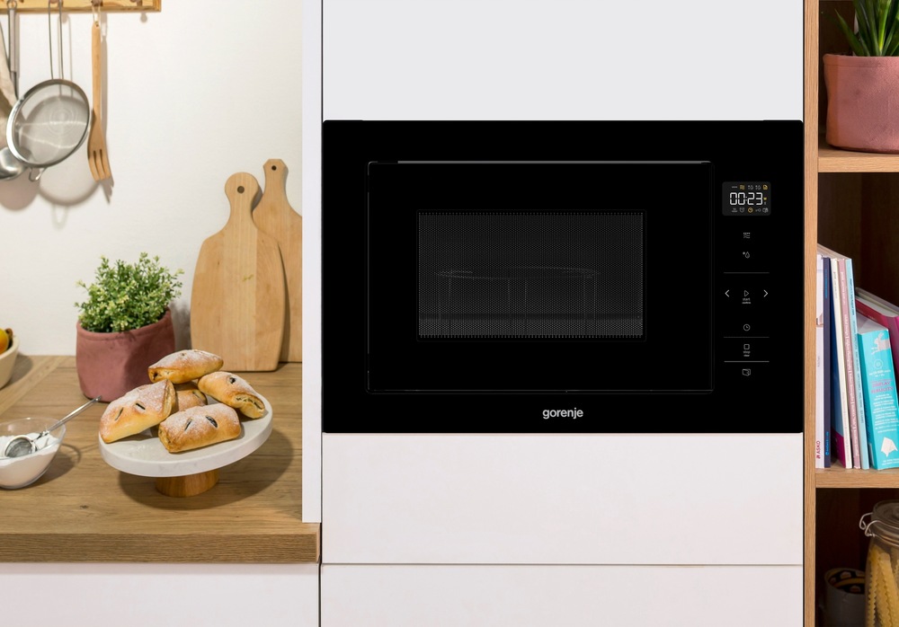 Mikrovlnná rúra Gorenje Superior BM251SG2BG čierna