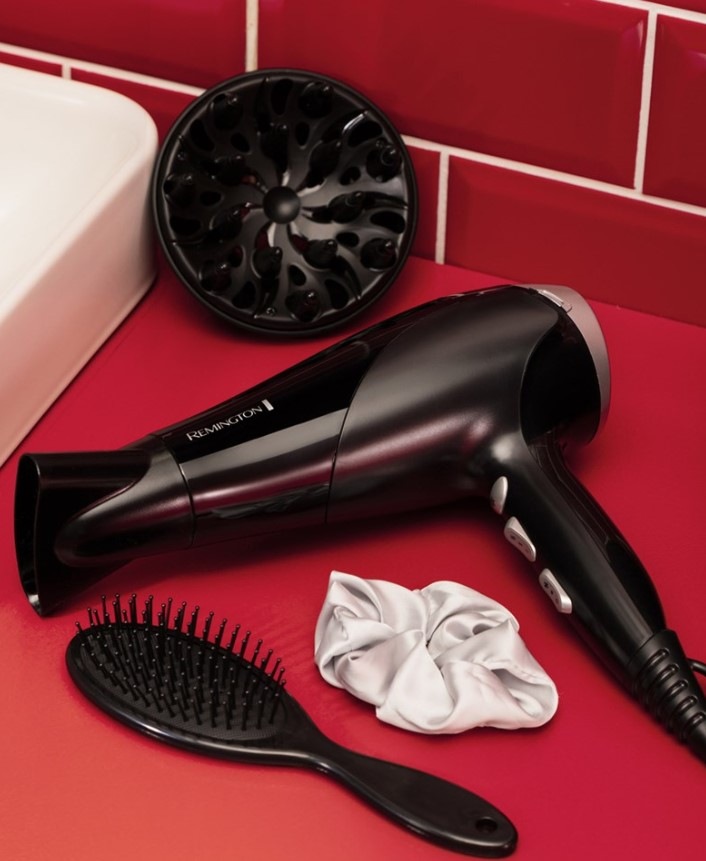 Darčeková súprava starostlivosti o vlasy Remington D3171GP Style Edition Giftset čierna Darčeková sada starostlivosti o vlasy Remington D3171GP Style Edition Giftset