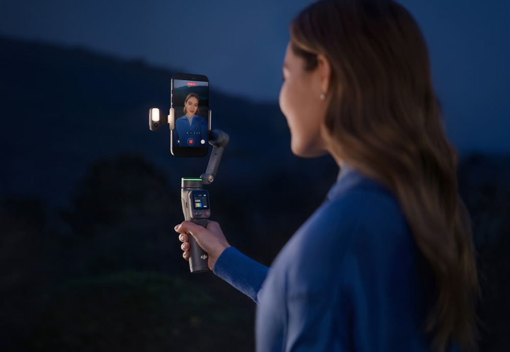 Stabilizátor DJI Osmo Mobile 8P Advanced Tracking Combo čierny Osmo Mobile 8P poteší aj mobilnou aplikáciou DJI Mimo s využitím umelej inteligencie