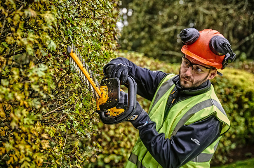 Nožnice na živý plot Dewalt DCMHT563N-XJ (bez batérie)