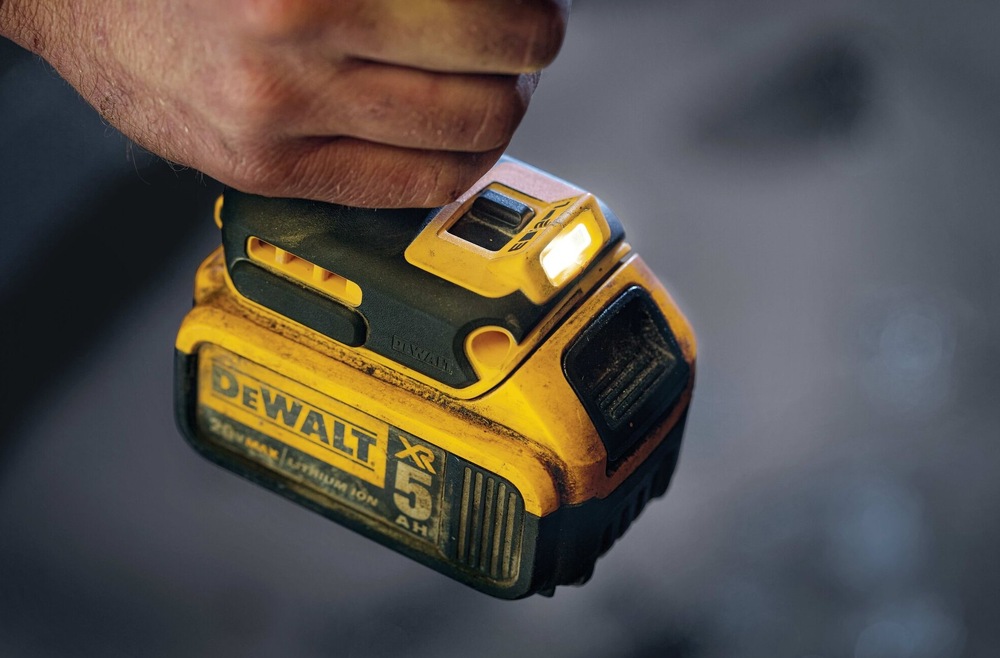 Doťahovák rázový Dewalt DCF899P2 (s baterií)