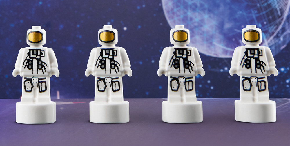 Stavebnica LEGO® Technic 42221 Raketa NASA Artemis Space Launch System Štyri nanofigurky astronautov a informačný panel dopĺňajú 632 dielikov a rozširujú možnosti vesmírneho hrania.